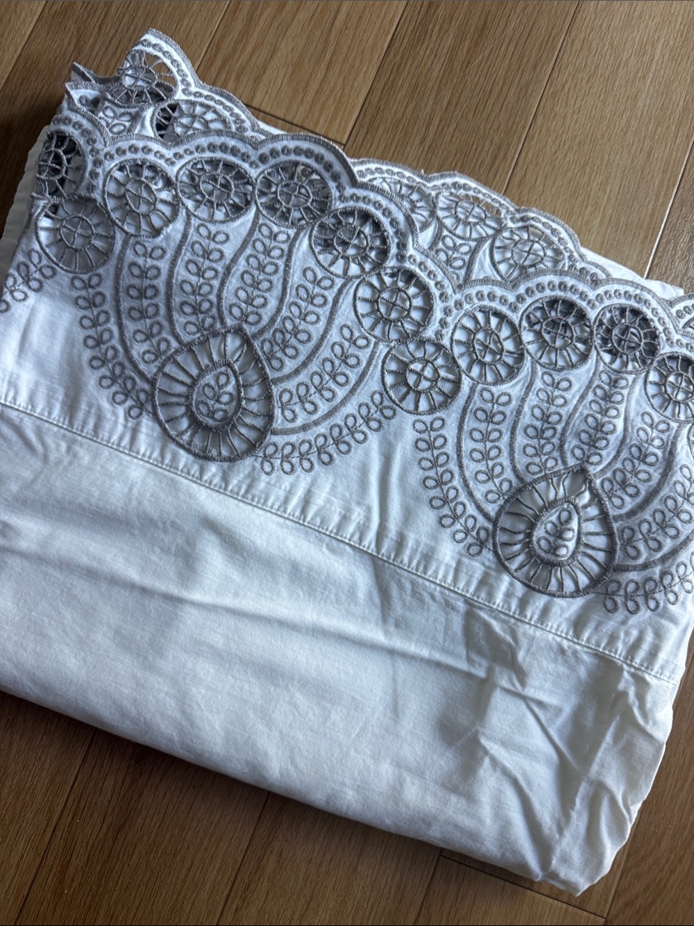 Anthropologie petunia king flat White Eyelet Embroidered sheet